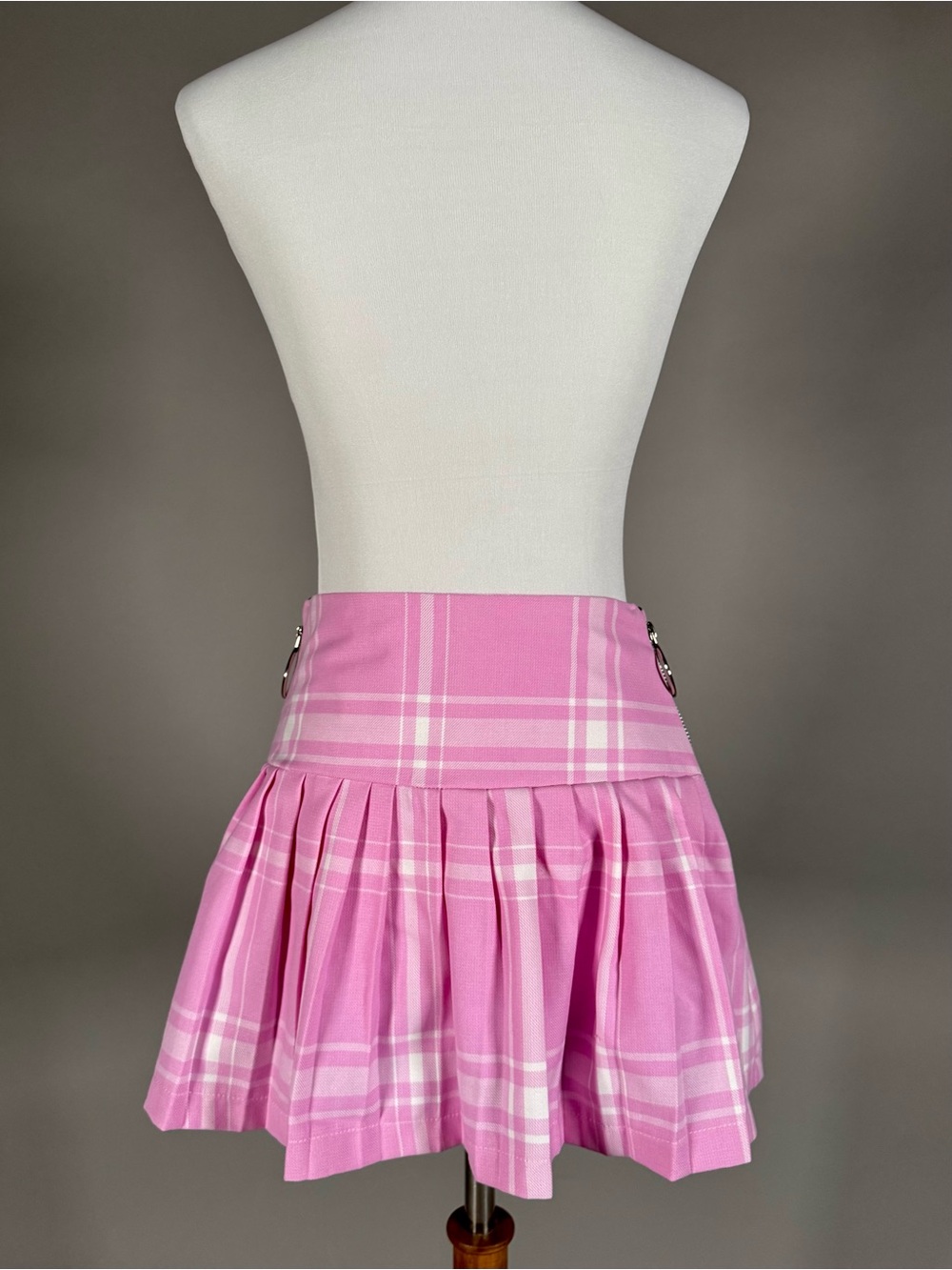 High-Waist Pink Plaid Pleated Skater Skirt with Side Buckles - Picture 5 of 6
